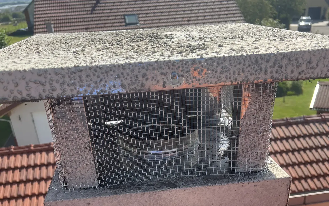 Souche de cheminée et conduits collectifs après ramonage